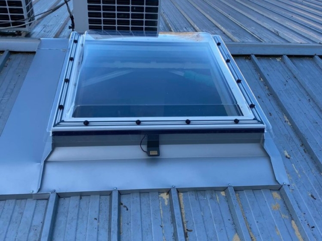 tetőablak, tetőablak Pécs, Velux tetőablak, Velux tetőablak Pécs