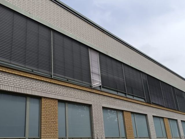Zsaluzia javítás - Jalousien Reparatur - Előtte - Vorher